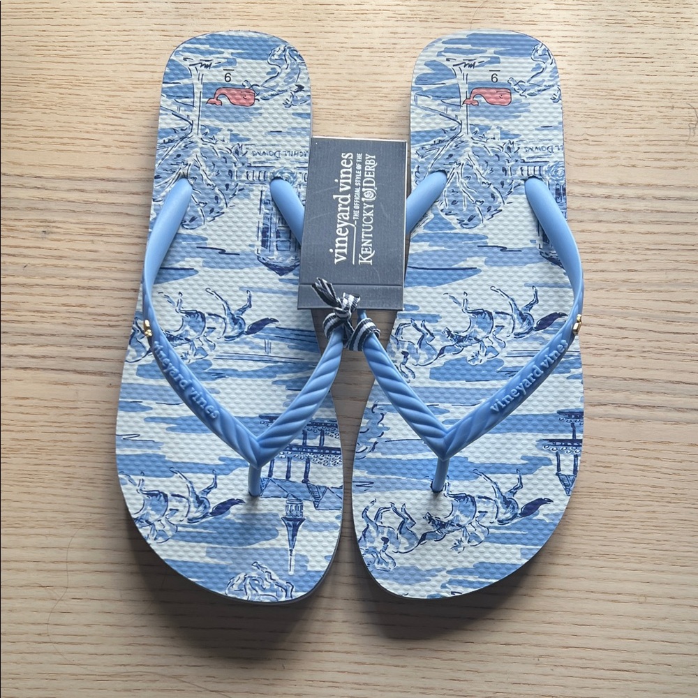 Vineyard Vines Blue and White Women's Slippers
